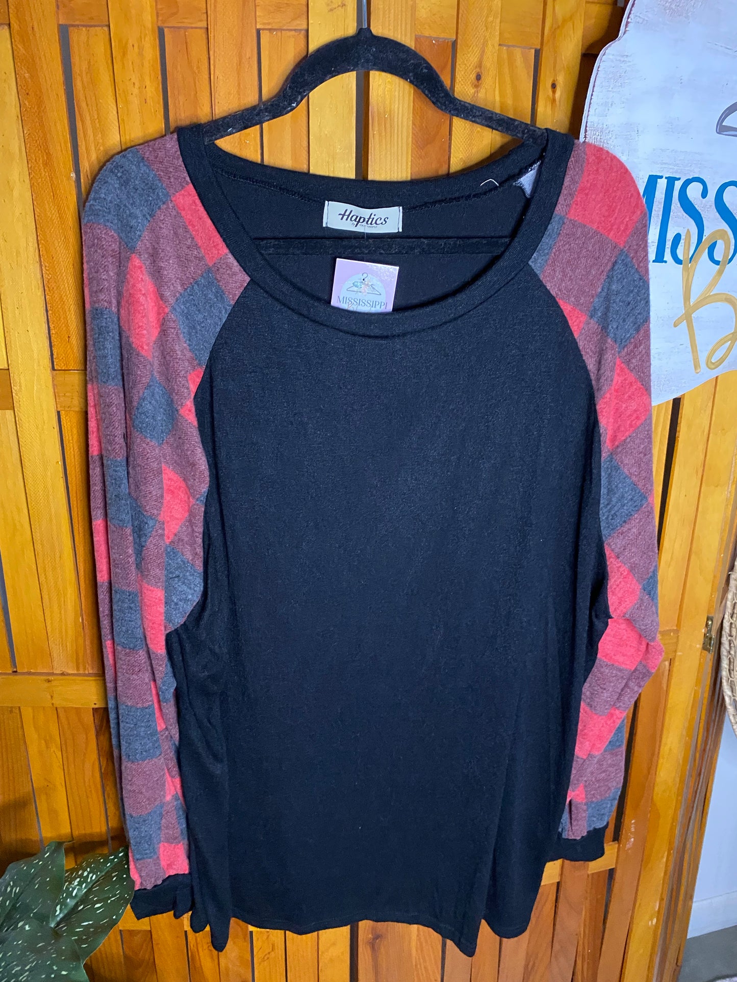 Plus Size Red/Black Plaid Sleeves Top
